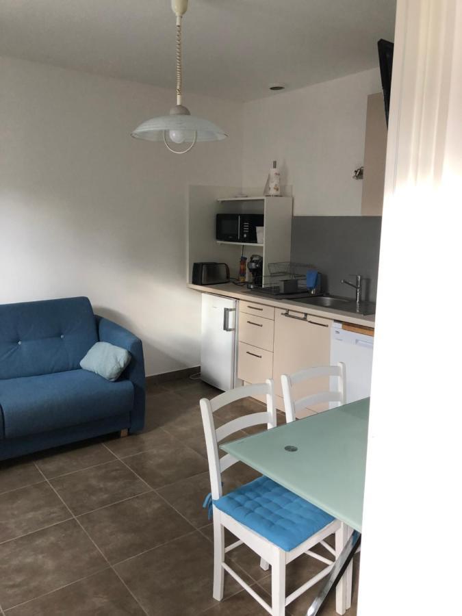 Апартаменты Aux 3 Domaines T2 Avec Terrasse Йер Экстерьер фото
